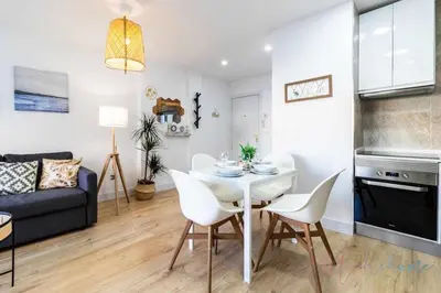 Una cocina o zona de cocina en Apartamento 2 en Estadio Sevilla, 6 plazas y metro