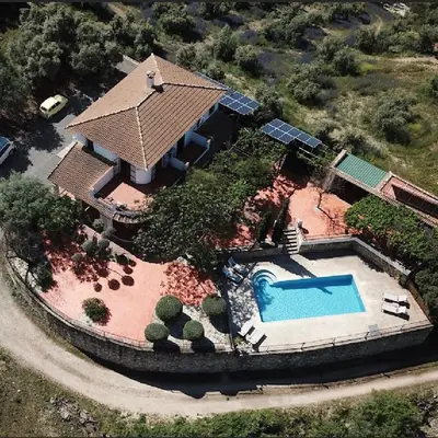 Piscina en o cerca de Cortijo Rocas Altas
