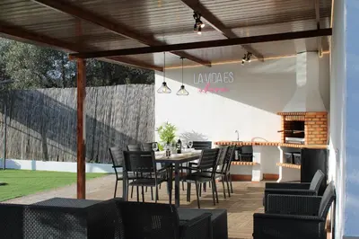 Un restaurante o sitio para comer en Villa Colorín
