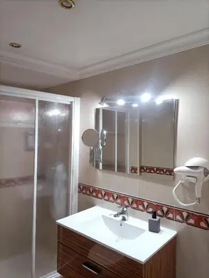 Un baño de Apartamentos San Antón 2