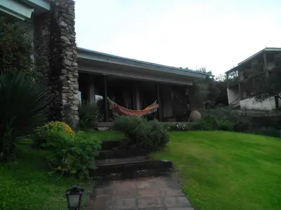 Jardín al aire libre en Casa con encanto frente al lago