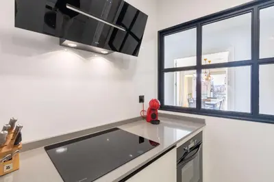 Una cocina o zona de cocina en Imagen Metrosol Deluxe by Valcambre
