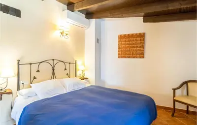 Cama o camas de una habitación en 1 Bedroom Awesome Apartment In Mondron