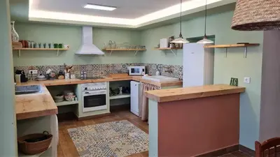 Una cocina o zona de cocina en CASA RURAL ZUMBAJARROS