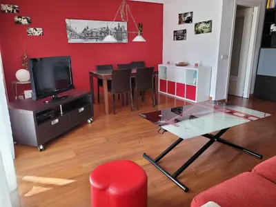 Una televisión o centro de entretenimiento en Pura vida en Sevilla