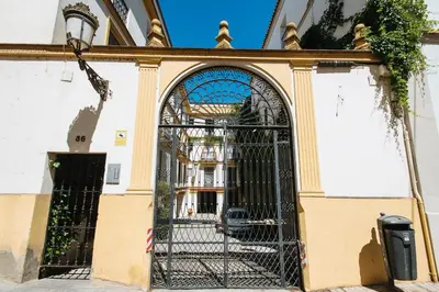 Fachada o entrada de Magno Apartments Vidrio