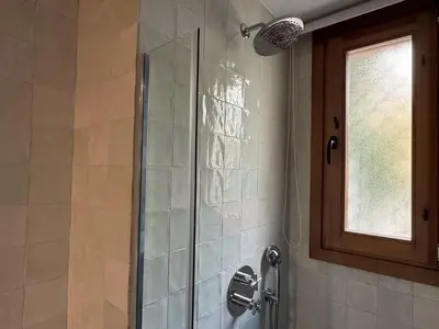 Un baño de La Casa de la Escalera 3
