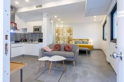 Una cocina o zona de cocina en Nine O´Clock Castellar by Valcambre
