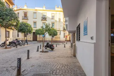 Plano de Nine O´Clock Castellar by Valcambre