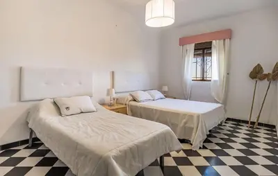 Cama o camas de una habitación en Cozy Home In Puente Genil