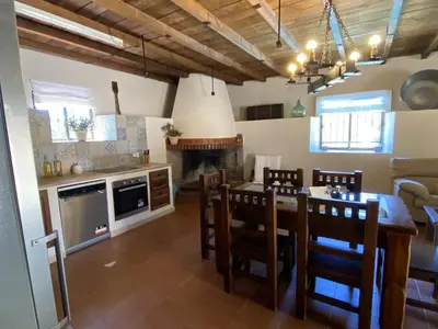Una cocina o zona de cocina en Las Chorreras del Orejón 2