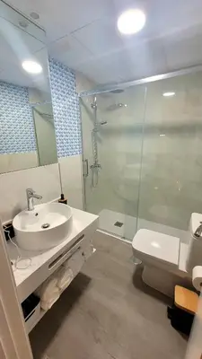 Un baño de San Clemente House
