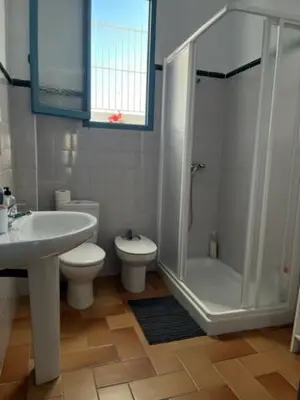 Un baño de Bonito apartamento céntrico cerca de Sevilla