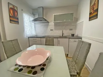 Una cocina o zona de cocina en Amplio piso en el mágico barrio de Santa Cruz