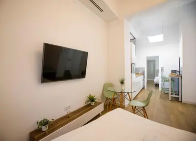Una televisión o centro de entretenimiento en Cardenal Cervantes IV