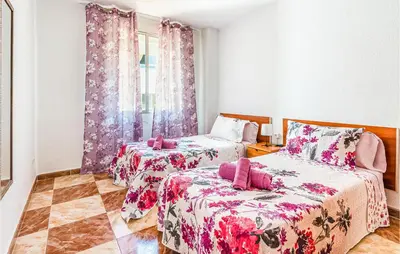 Cama o camas de una habitación en Gorgeous Apartment In Cordoba With Wifi