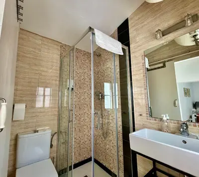 Un baño de Ático con vistas espectaculares a la Catedral - CozyHomeSevilla7