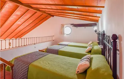 Cama o camas de una habitación en Stunning Home In Estepa With Wifi