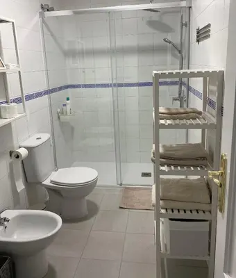 Un baño de APARTAMENTO PLAZA ESPAÑA
