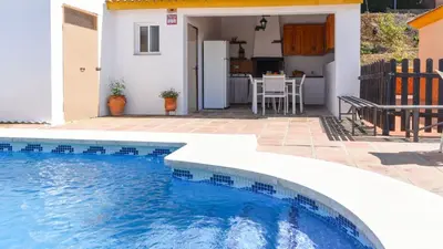 Piscina en o cerca de Villa Paqui Villanueva de la Concepción by Ruralidays