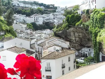 Vista general de Setenil de las Bodegas o vista desde el apartamento