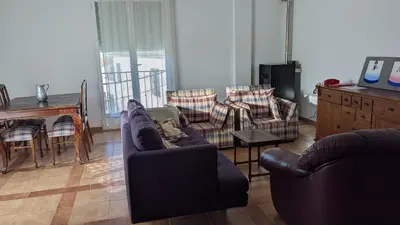 Una televisión o centro de entretenimiento en Cómodo piso en Cardeña (Córdoba)