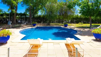 Piscina en o cerca de Casa San Ignacio Cantillana by Ruralidays