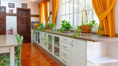 Una cocina o zona de cocina en Casa San Ignacio Cantillana by Ruralidays
