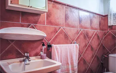 Un baño de Cozy Home In Villanueva Del Rosario