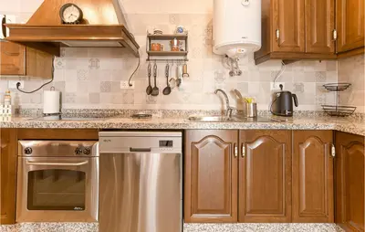 Una cocina o zona de cocina en 2 Bedroom Amazing Home In Rute