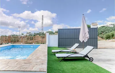 Piscina en o cerca de 2 Bedroom Amazing Home In Rute