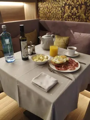 Comida en o cerca de este apartamento