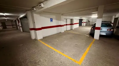 Plano de Apartamento espacioso de diseño a 3 min RENFE con Parking Privado