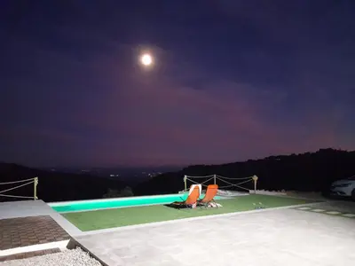 Piscina en o cerca de CASA RURAL LA CHOZA DE MINDO