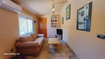 Una televisión o centro de entretenimiento en Marumundo