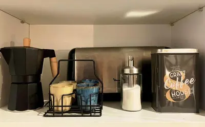 Utensilios para hacer té y café en ESTUDIO EN PLENO CENTRO de SEVILLA by MSHOLIDAYS