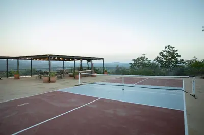 Instalaciones para jugar al ping pong en Cortijo Botánico el Cerro o alrededores