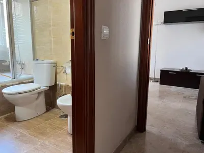 Un baño de Piso familiar con perfecta ubicación