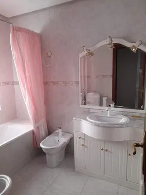 Un baño de Piso en Montillana