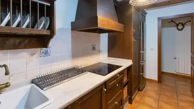Una cocina o zona de cocina en La Jacaranda Hornachuelos by Ruralidays