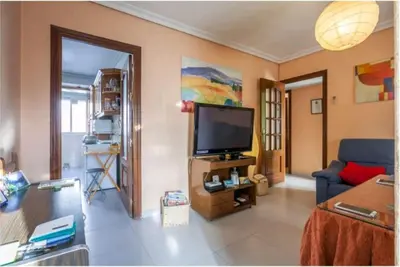 Una televisión o centro de entretenimiento en PISO CON BUENA RED WIFFI FIBRA ÓPTICA Alquiler de habitaciones
