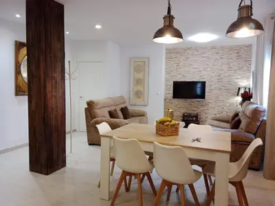 Una televisión o centro de entretenimiento en 