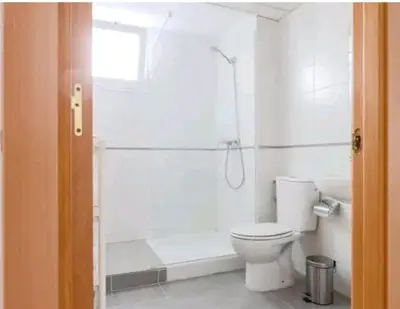 Un baño de Apartamento con patio y piscina cerca de Sevilla