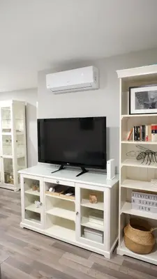 Una televisión o centro de entretenimiento en Slappe Jaén I