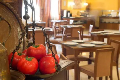 Comida en o cerca de este hotel