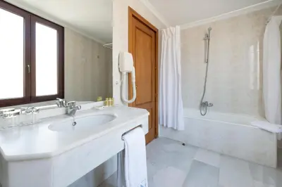 Un baño de Eurostars Maimonides