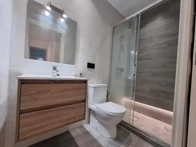 Un baño de Acc Vergara Parking cercano