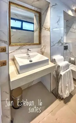 Un baño de SUITES SAN ESTEBAN 16 Principe