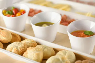 Comida en o cerca de este hotel