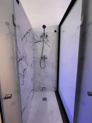 Un baño de Loft familiar 
